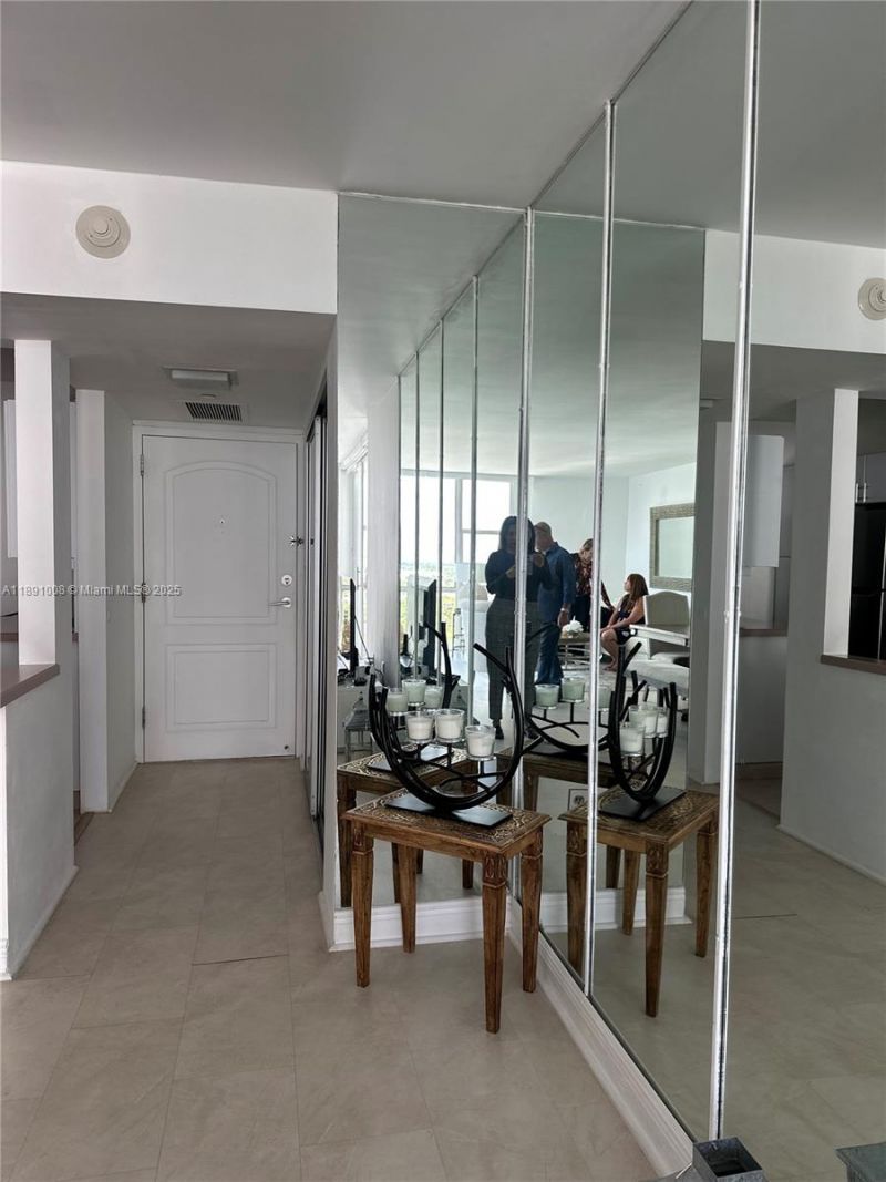 3675 N Country Club Dr, Unit 1809, Aventura, FL 33180 Photo