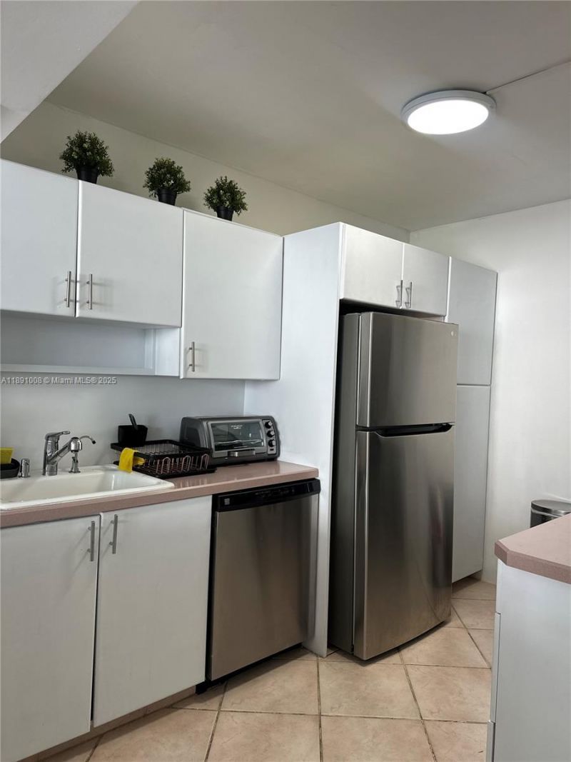 3675 N Country Club Dr, Unit 1809, Aventura, FL 33180 Photo