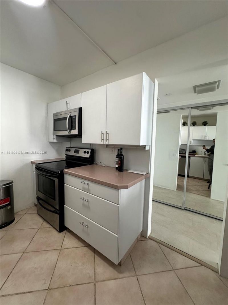 3675 N Country Club Dr, Unit 1809, Aventura, FL 33180 Photo
