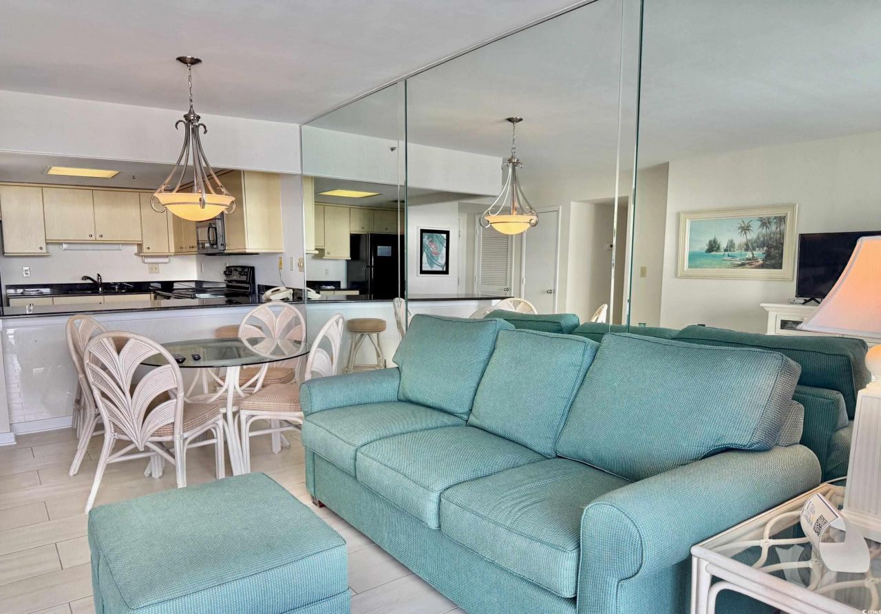 9840 Queensway Blvd. Photo 11