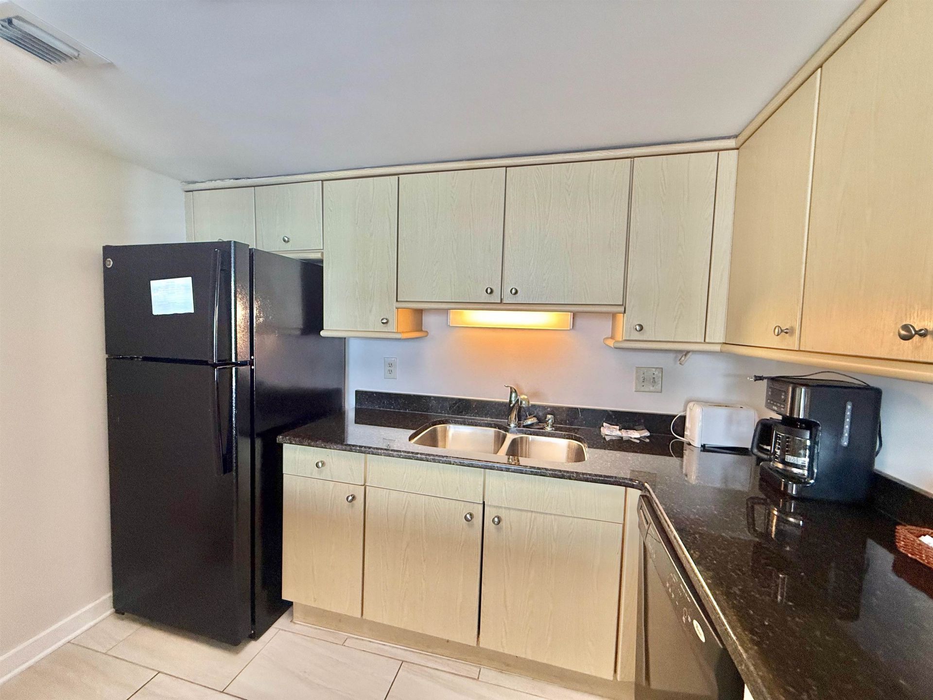 9840 Queensway Blvd. Photo 19