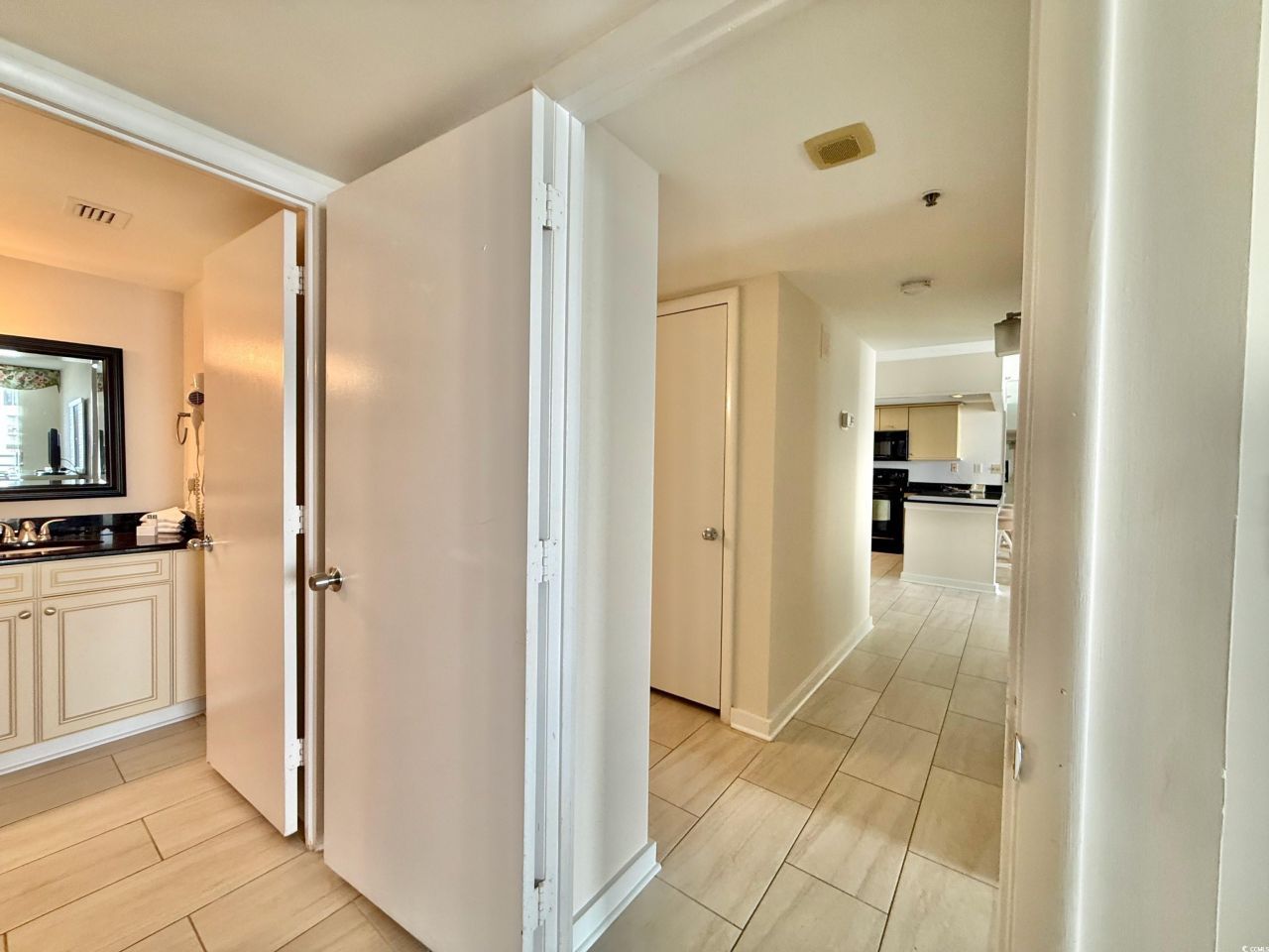 9840 Queensway Blvd. Photo 22