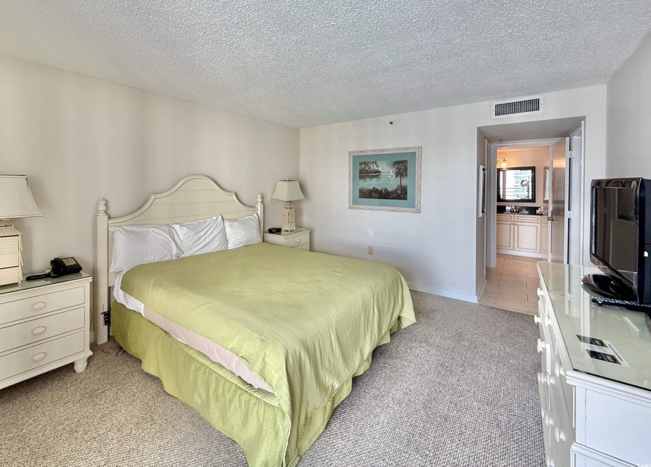 9840 Queensway Blvd. Photo 24