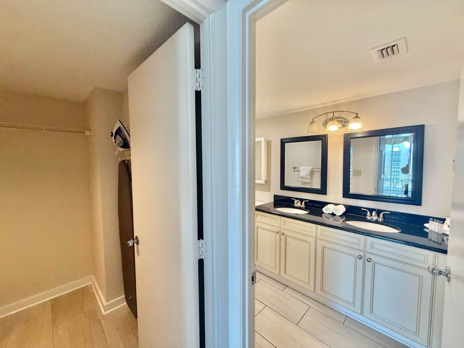 9840 Queensway Blvd. Photo 36
