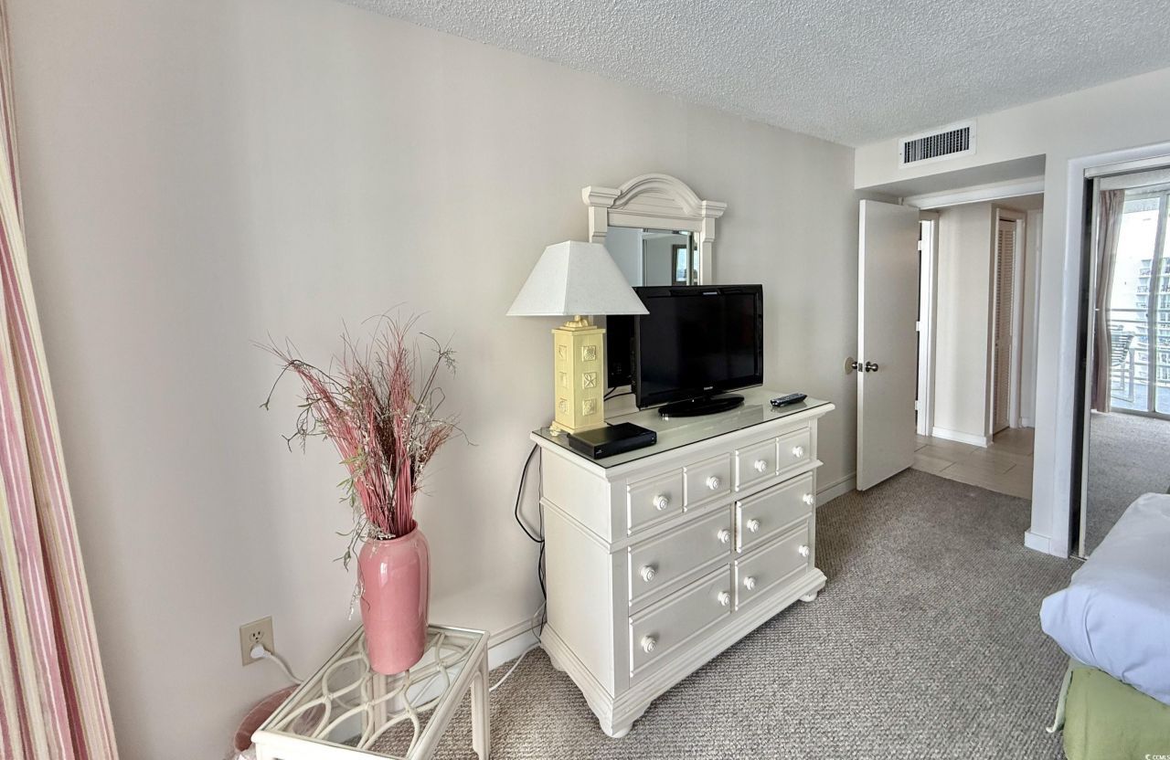 9840 Queensway Blvd. Photo 37