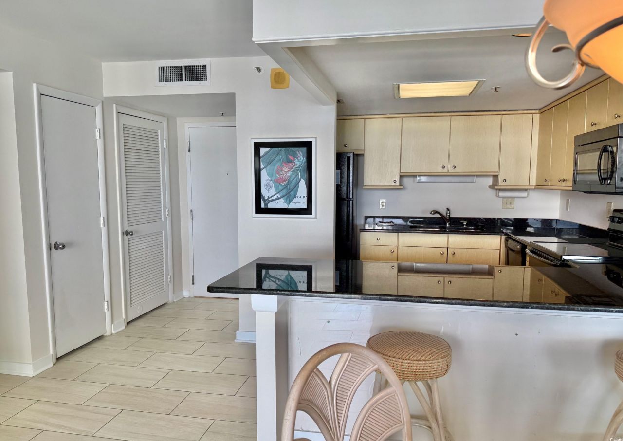 9840 Queensway Blvd. Photo 4