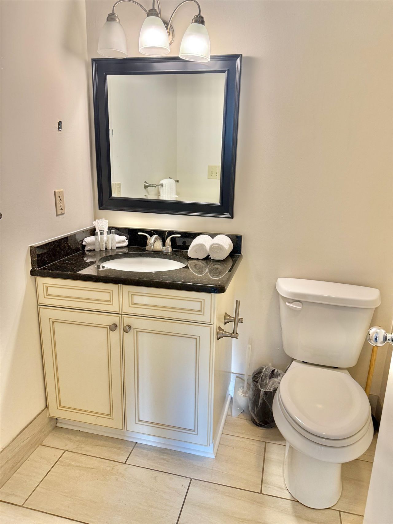 9840 Queensway Blvd. Photo 40