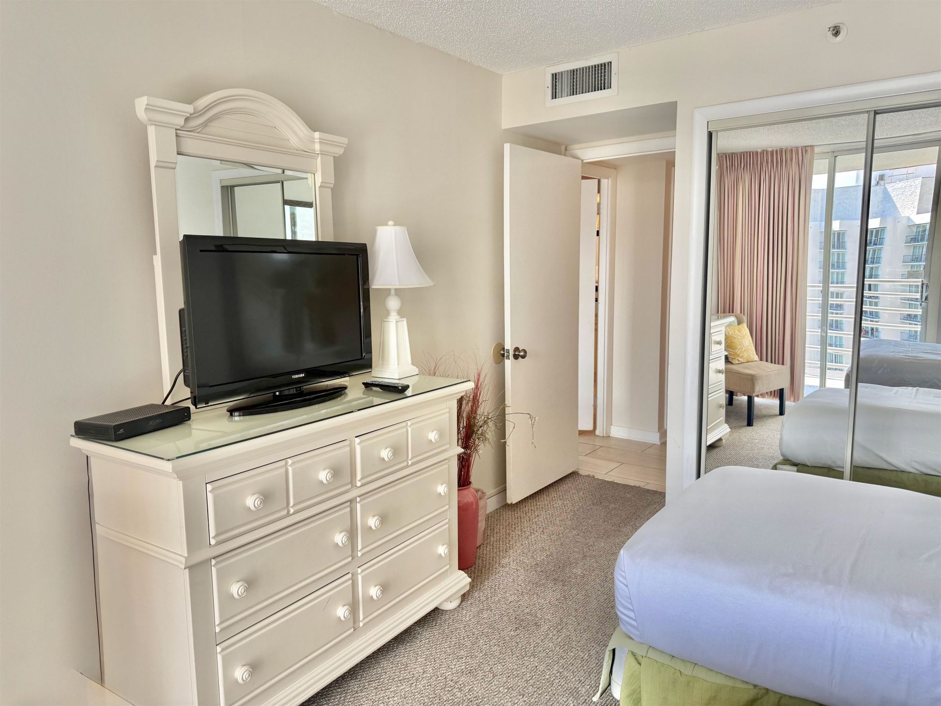 9840 Queensway Blvd. Photo 43