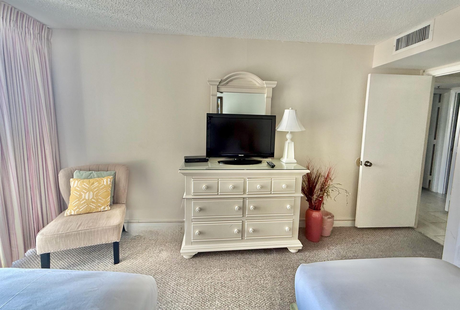 9840 Queensway Blvd. Photo 44