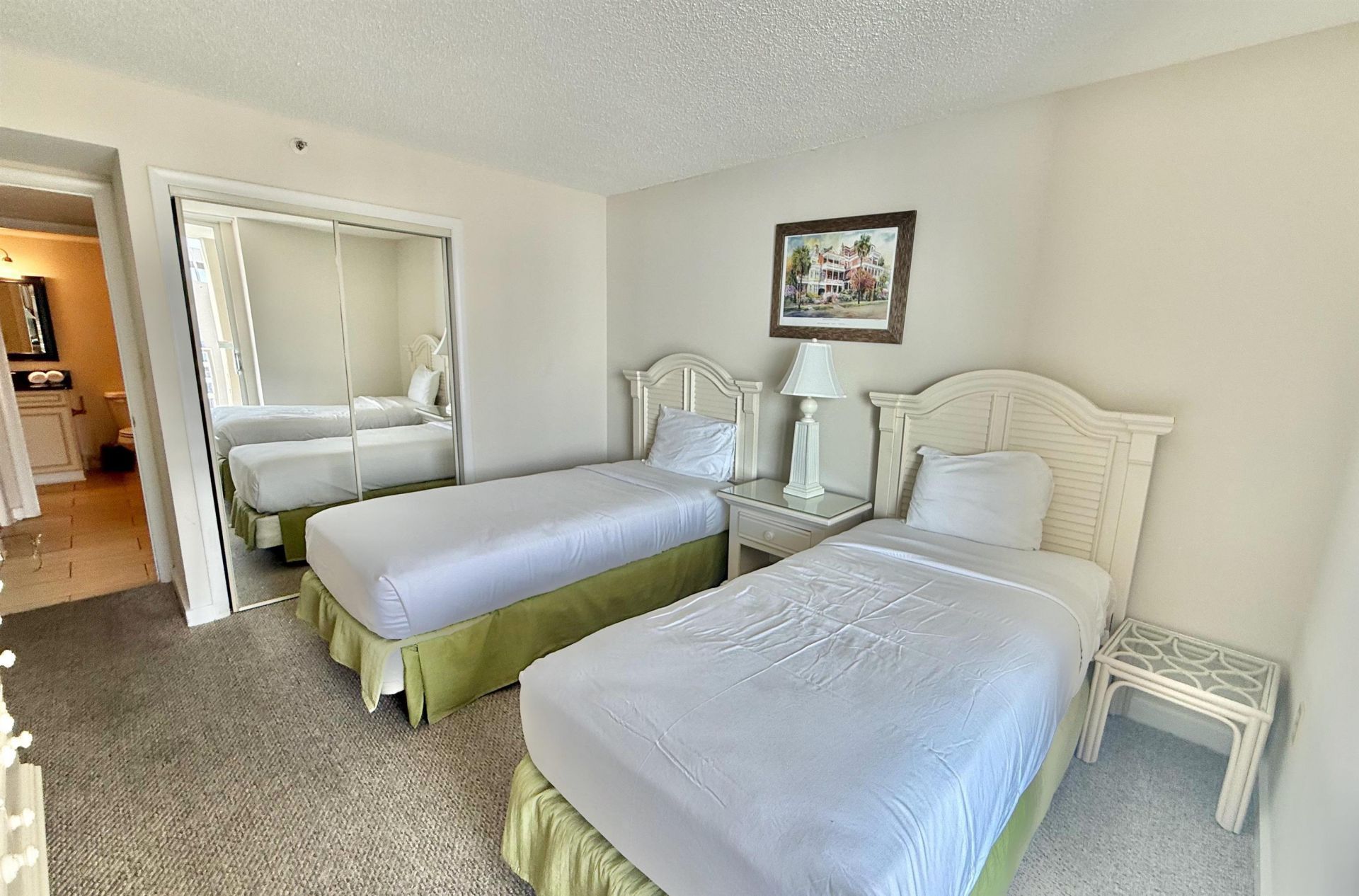 9840 Queensway Blvd. Photo 48
