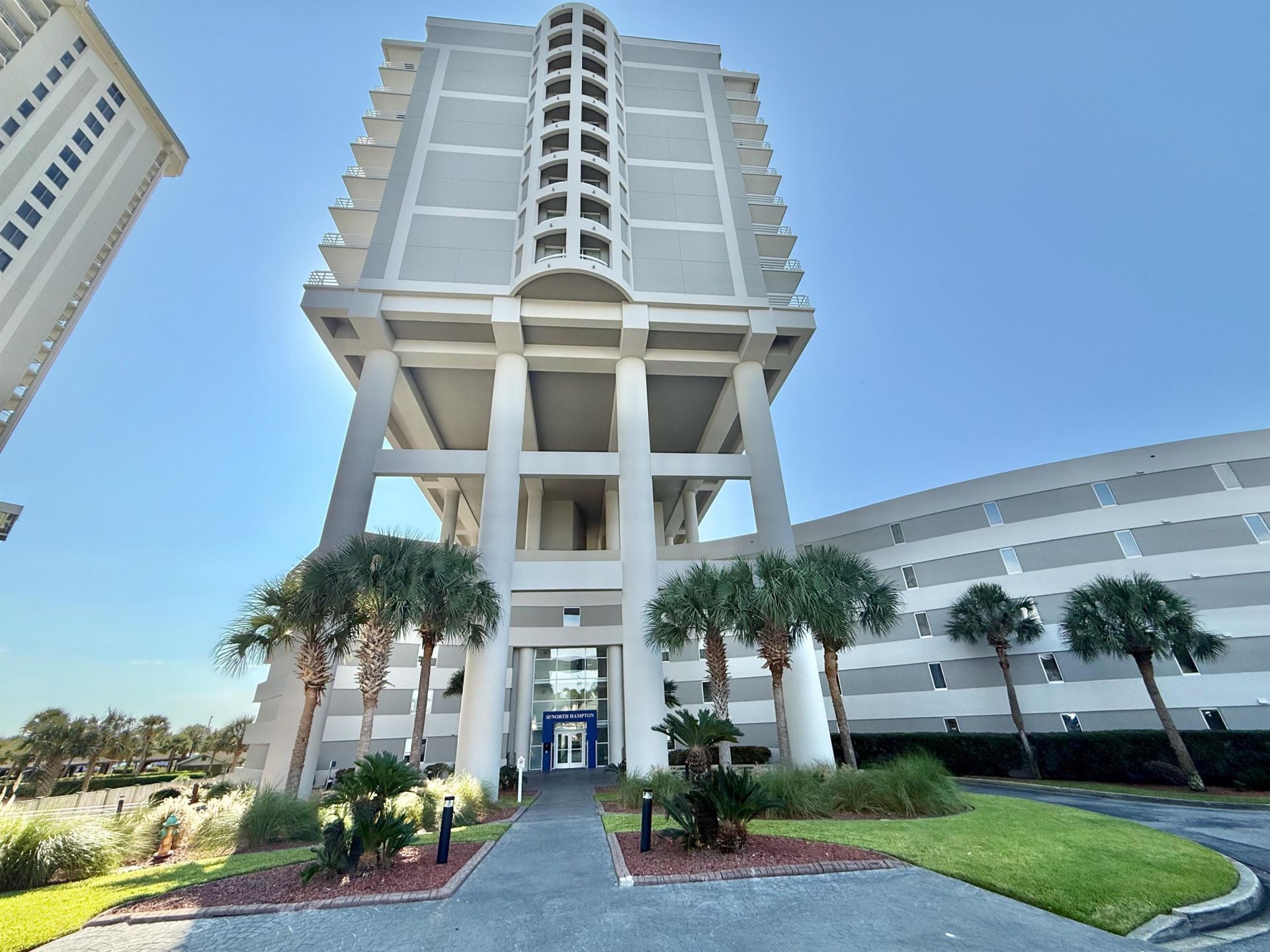 9840 Queensway Blvd. Photo 55