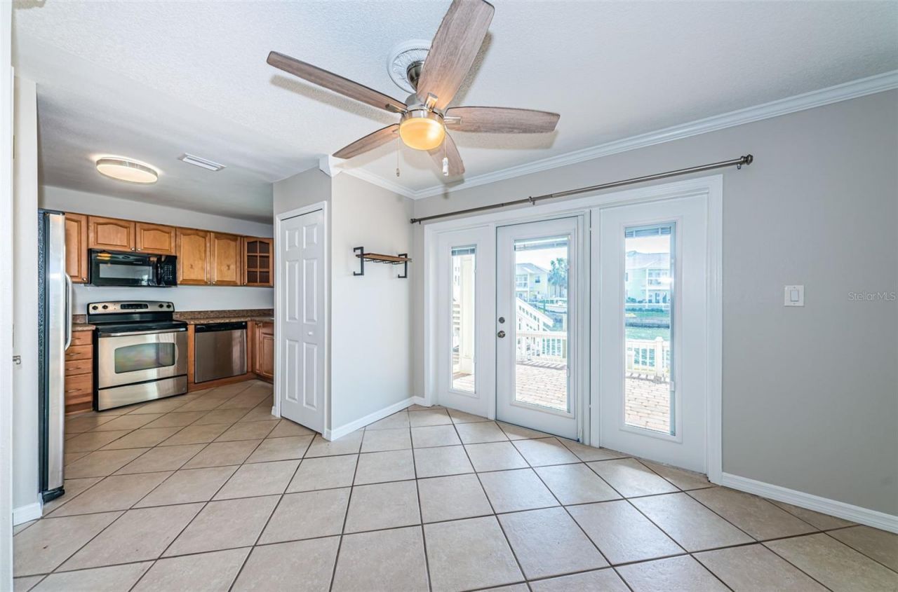 5196 Beach Drive Se, Unit B, Saint Petersburg, FL 33705 Photo