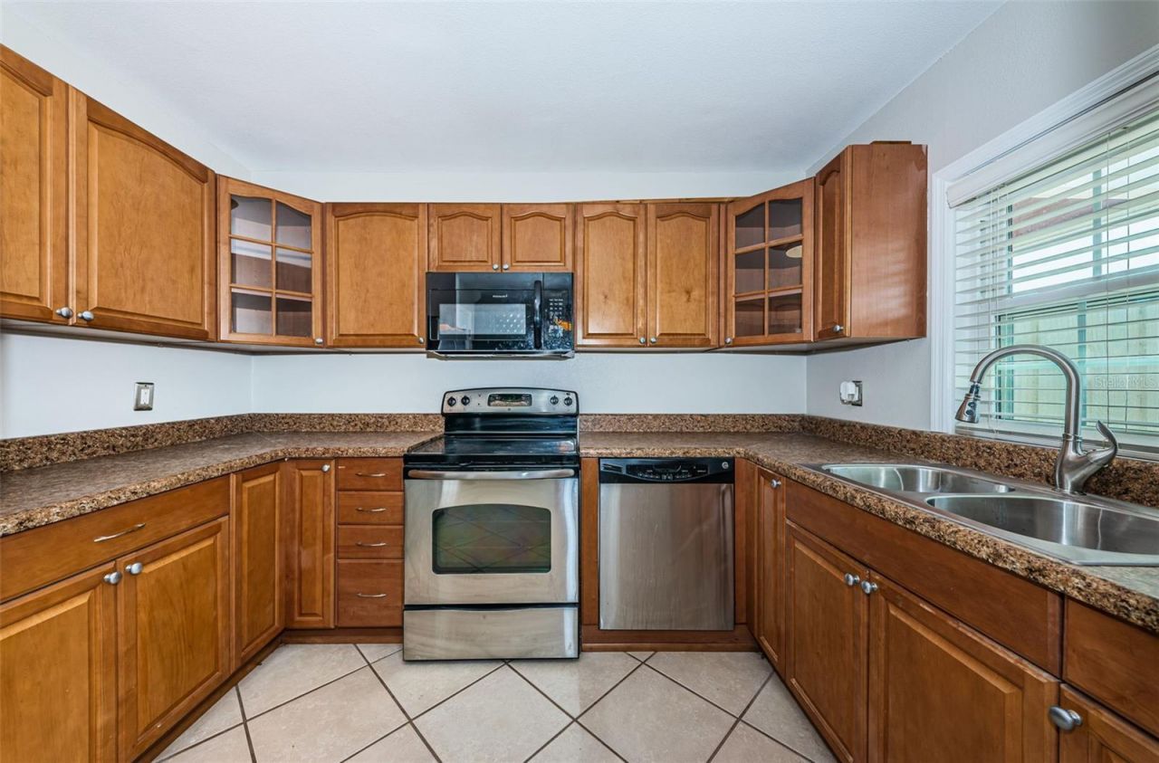 5196 Beach Drive Se, Unit B, Saint Petersburg, FL 33705 Photo