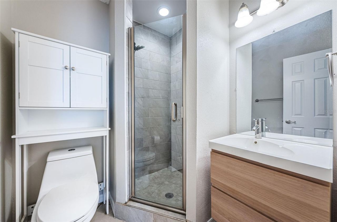 5196 Beach Drive Se, Unit B, Saint Petersburg, FL 33705 Photo