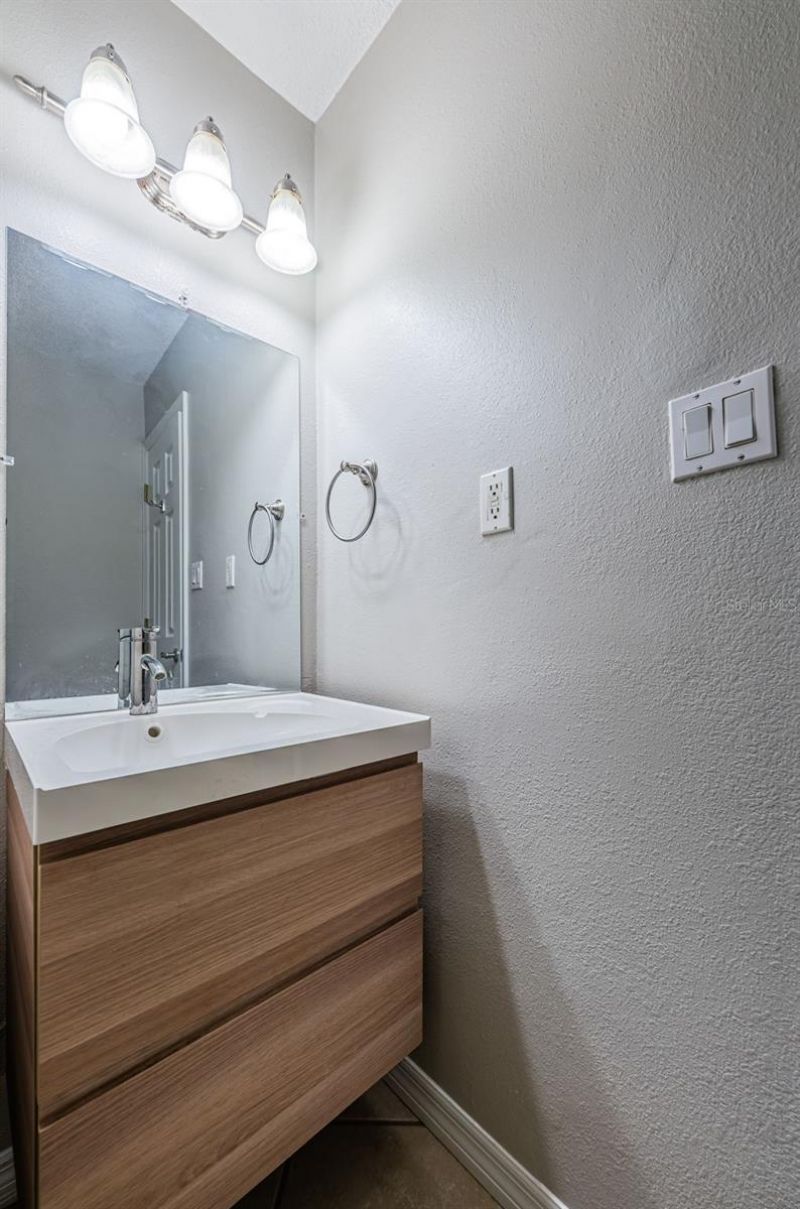 5196 Beach Drive Se, Unit B, Saint Petersburg, FL 33705 Photo