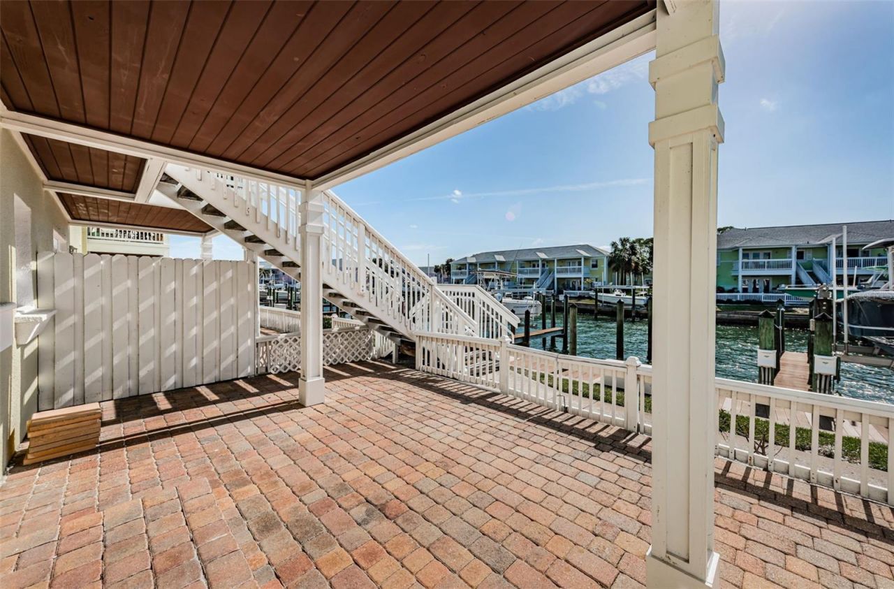 5196 Beach Drive Se, Unit B, Saint Petersburg, FL 33705 Photo