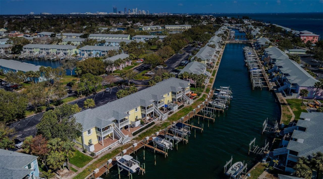 5196 Beach Drive Se, Unit B, Saint Petersburg, FL 33705 Photo