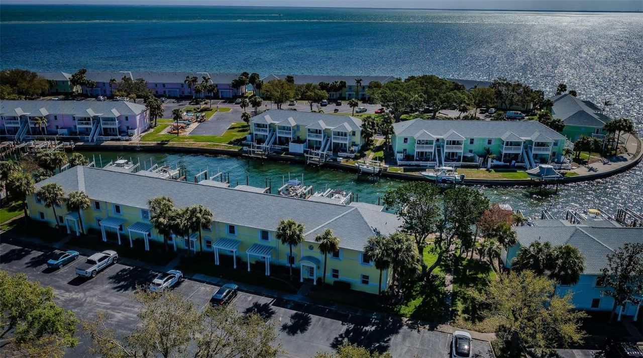 5196 Beach Drive Se, Unit B, Saint Petersburg, FL 33705 Photo