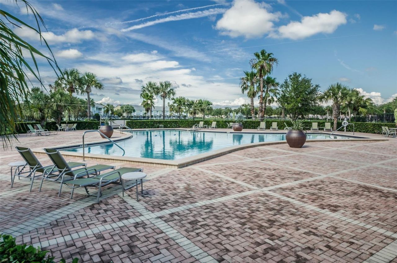 5196 Beach Drive Se, Unit B, Saint Petersburg, FL 33705 Photo