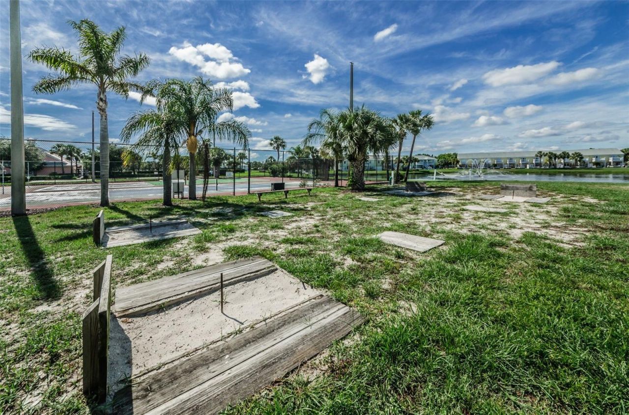 5196 Beach Drive Se, Unit B, Saint Petersburg, FL 33705 Photo