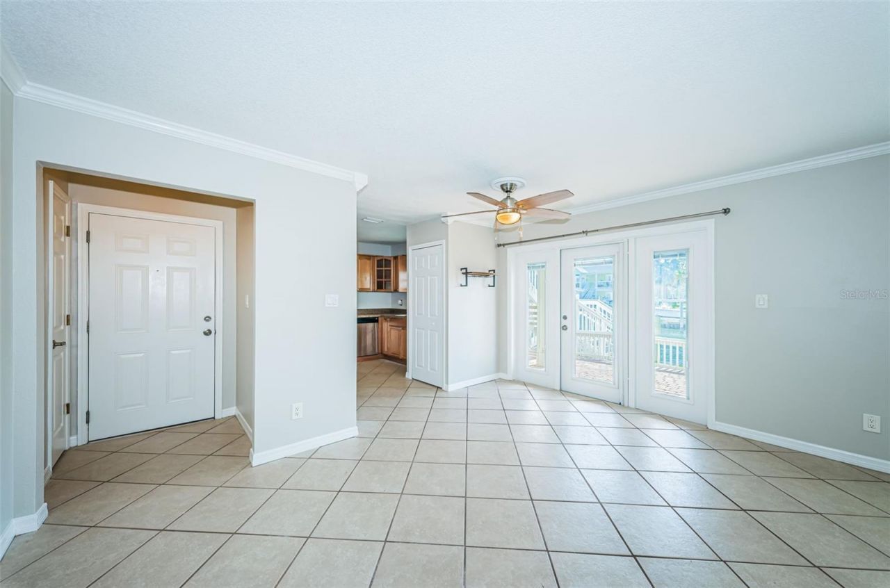5196 Beach Drive Se, Unit B, Saint Petersburg, FL 33705 Photo