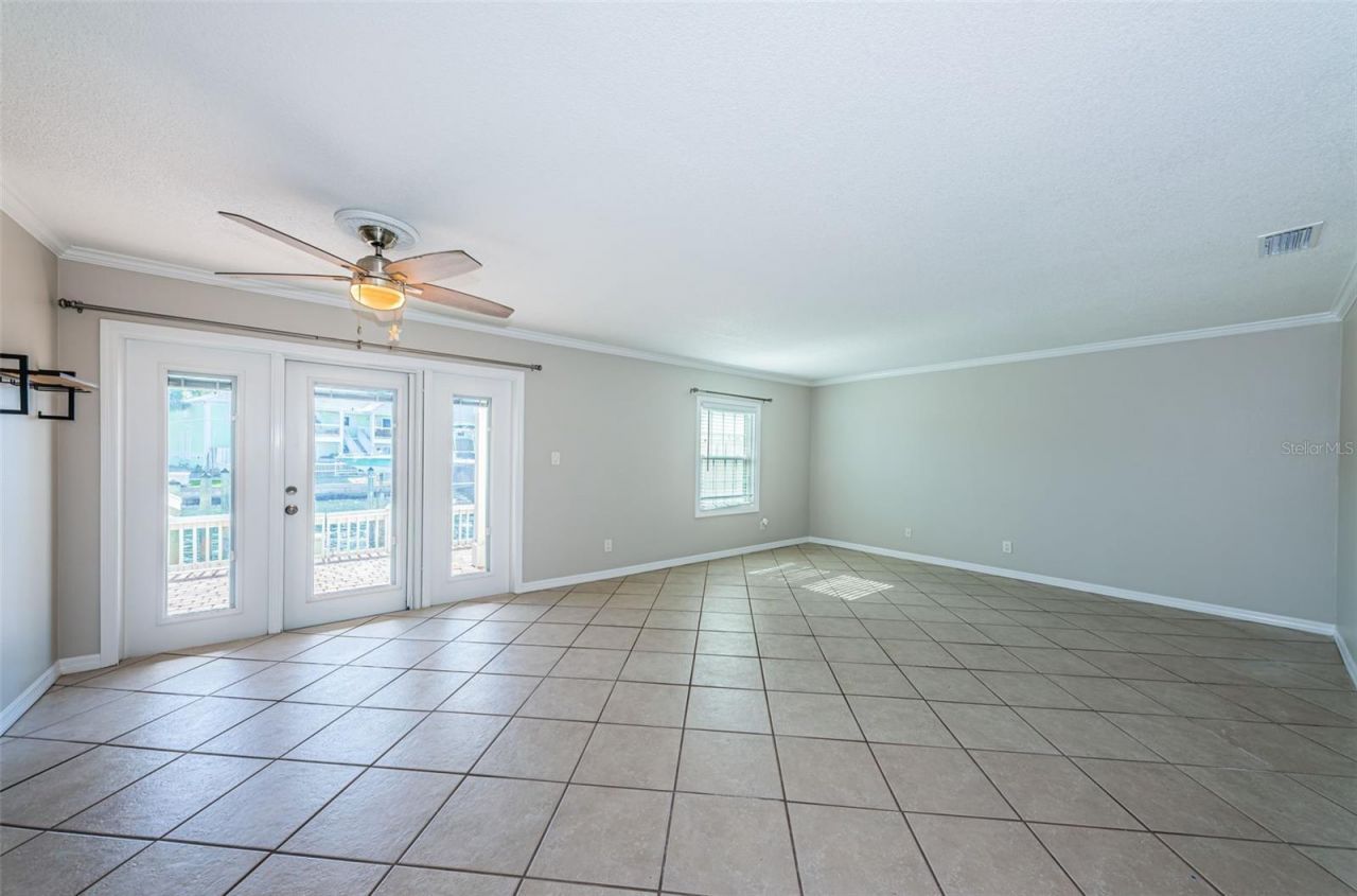 5196 Beach Drive Se, Unit B, Saint Petersburg, FL 33705 Photo