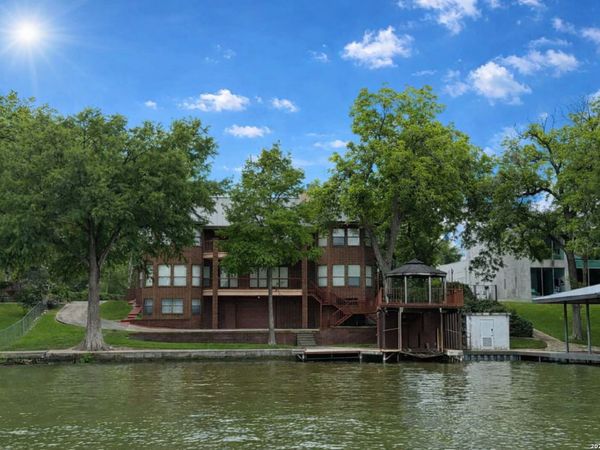 640 Woodlake, McQueeney, TX 78123