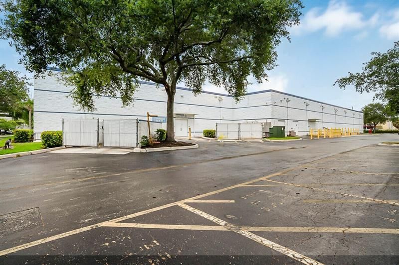 1605 W Oakland Park Blvd, Oakland Park, FL 33311 Photo