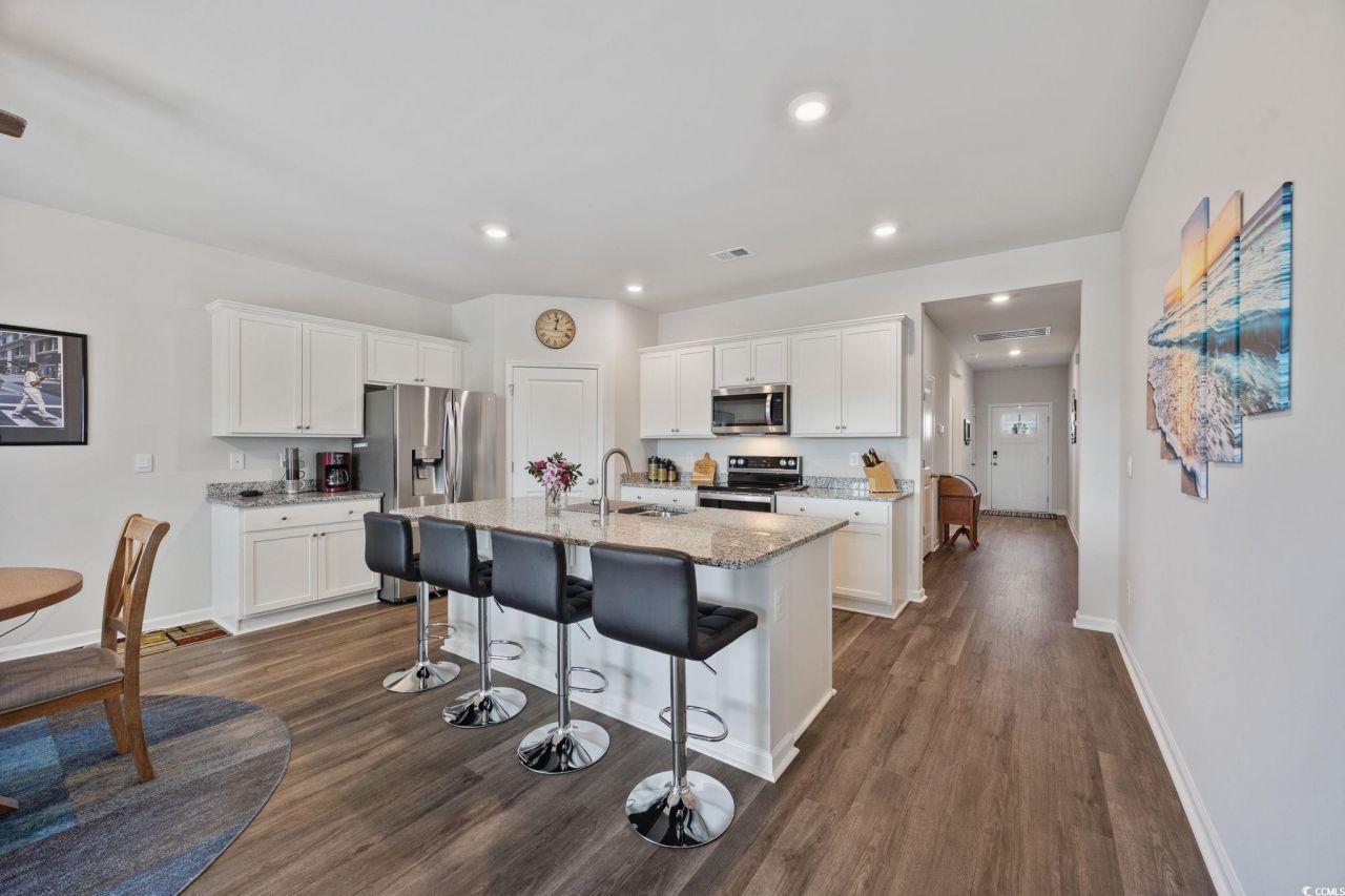 1040 Black Lake Way Photo 10