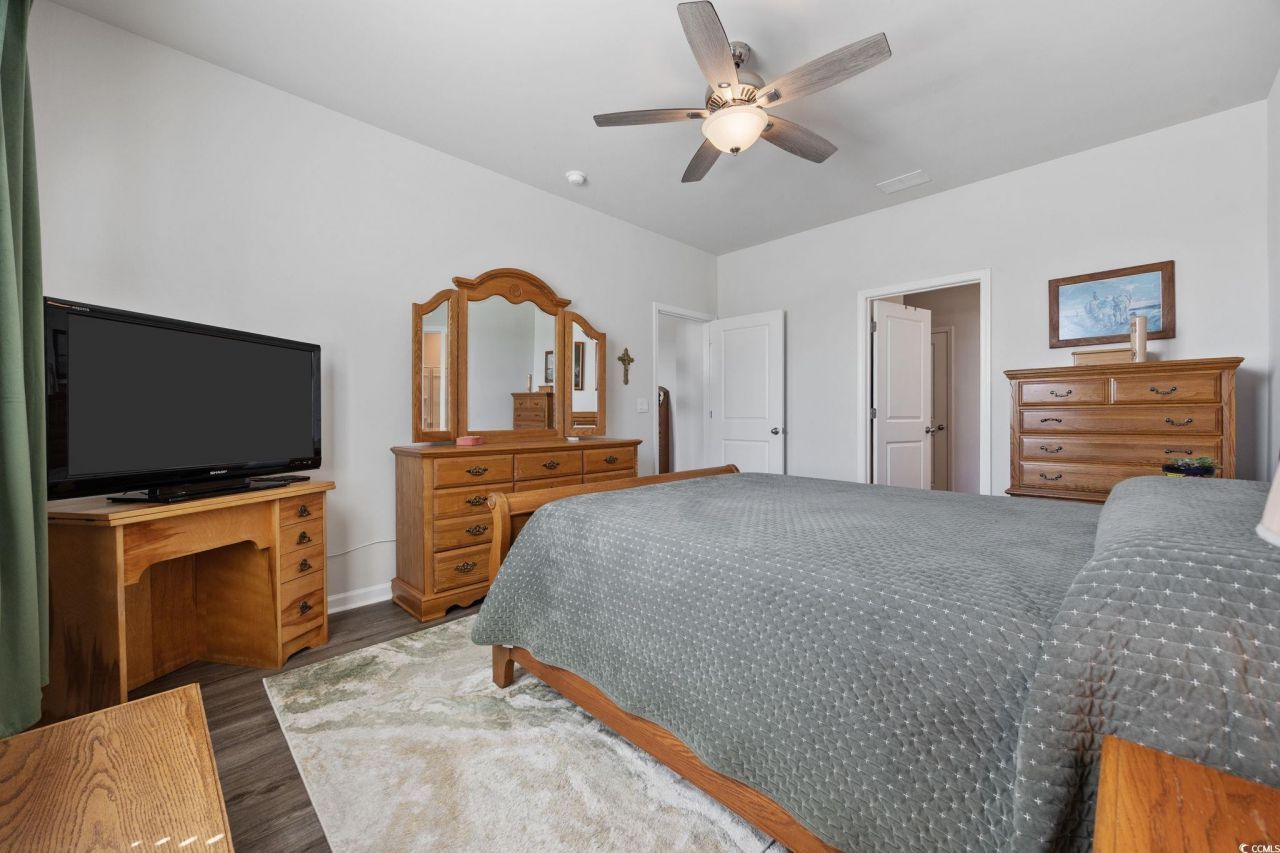 1040 Black Lake Way Photo 16