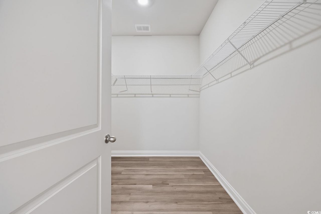 1040 Black Lake Way Photo 17