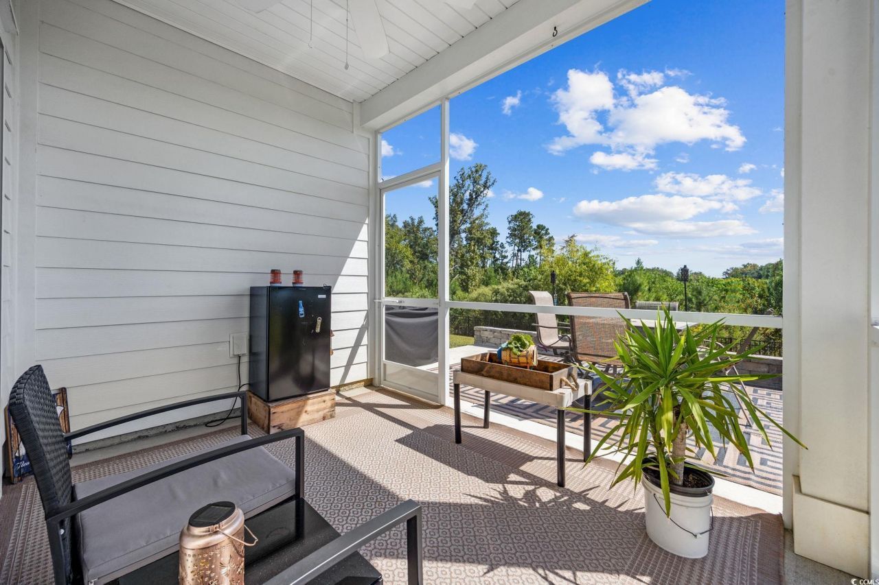 1040 Black Lake Way Photo 28