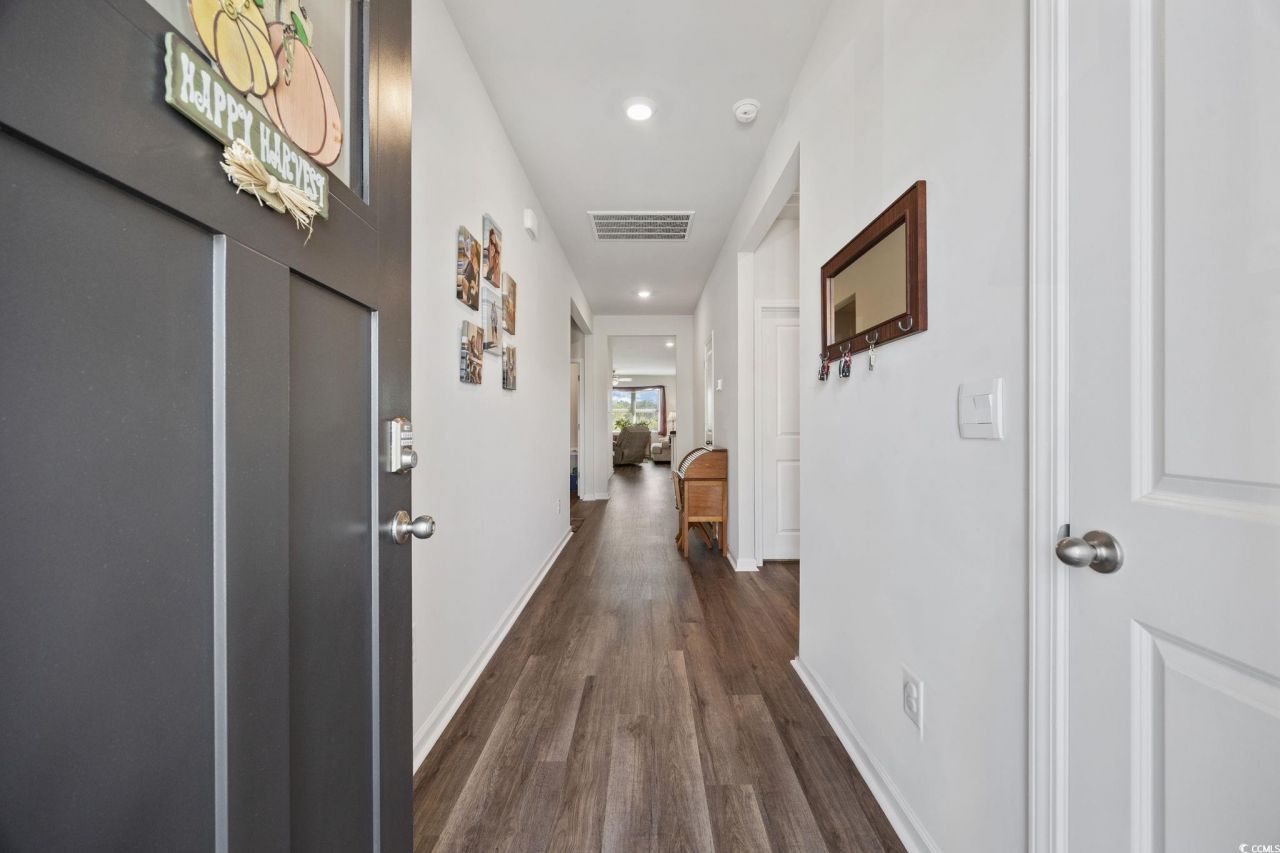 1040 Black Lake Way Photo 6