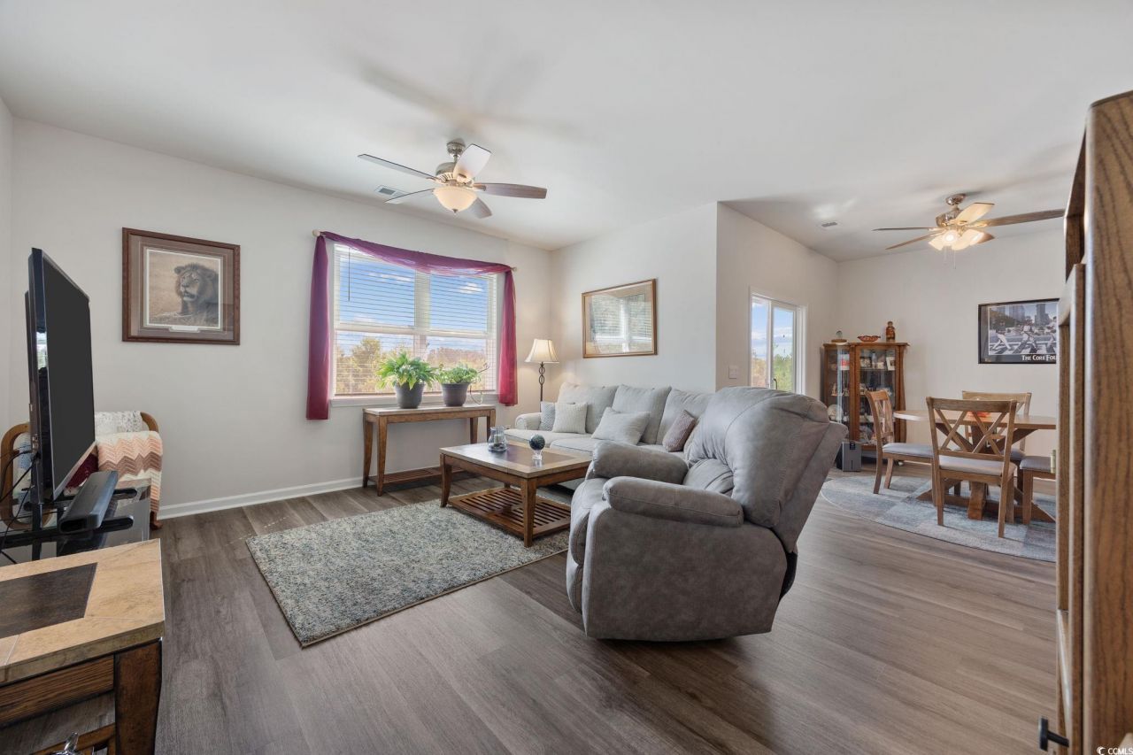 1040 Black Lake Way Photo 8