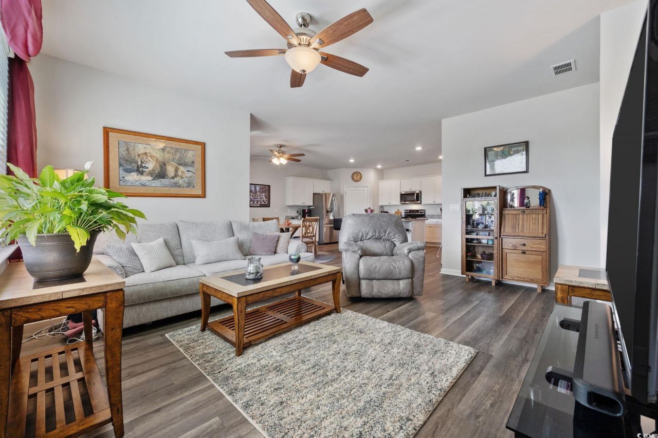 1040 Black Lake Way Photo 9