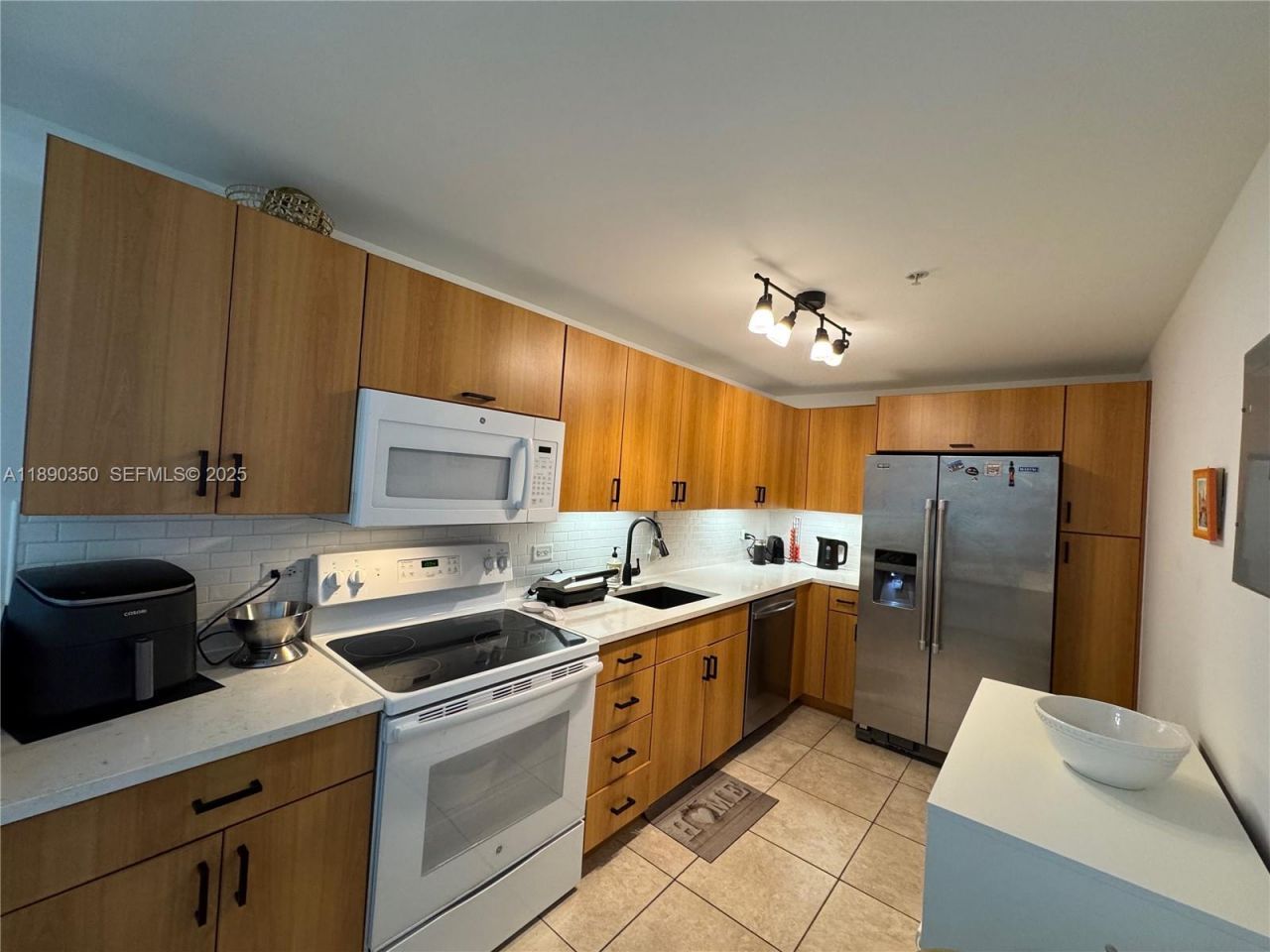 7501 E Treasure Dr, Unit 7L, North Bay Village, FL 33141 Photo