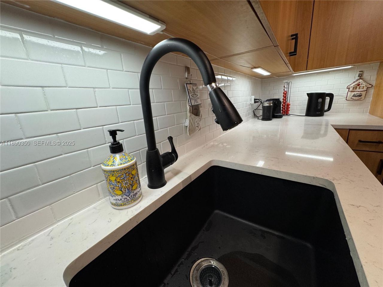 7501 E Treasure Dr, Unit 7L, North Bay Village, FL 33141 Photo