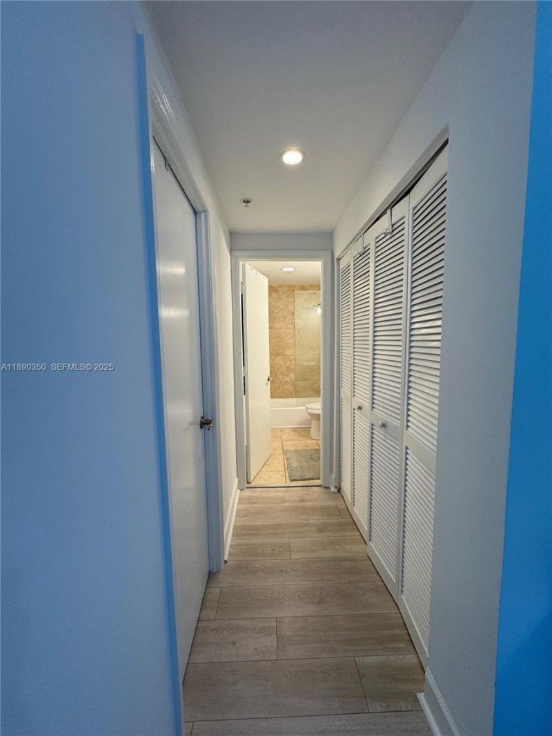 7501 E Treasure Dr, Unit 7L, North Bay Village, FL 33141 Photo