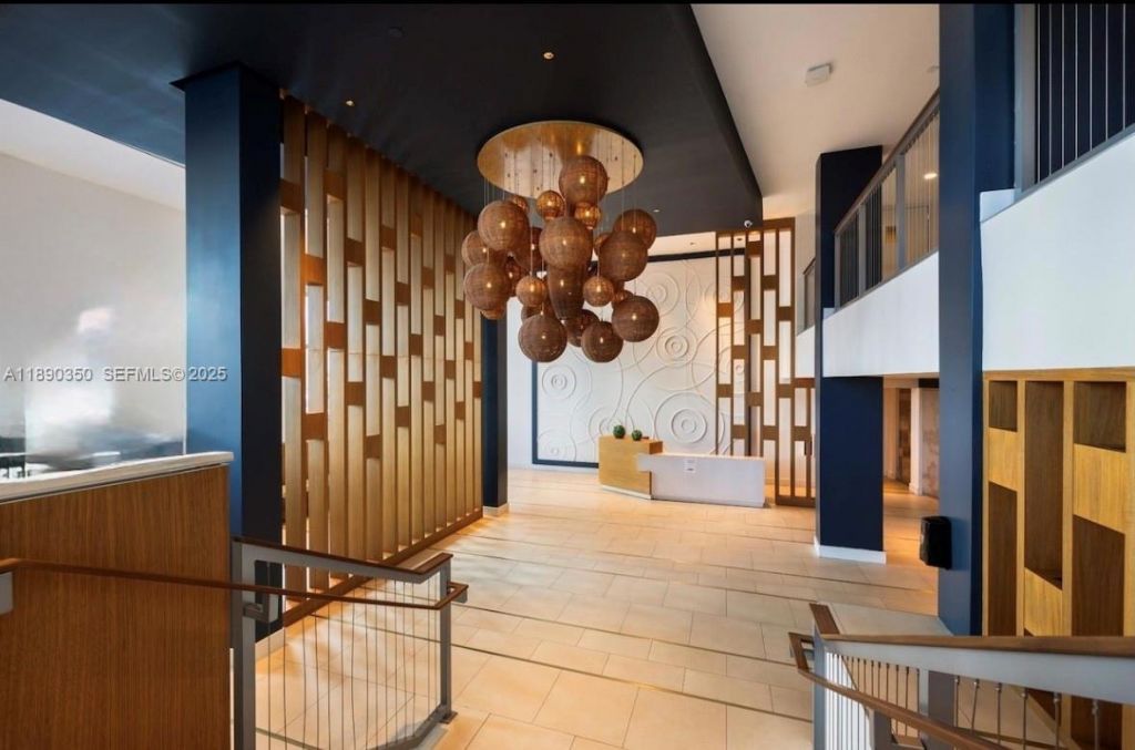 7501 E Treasure Dr, Unit 7L, North Bay Village, FL 33141 Photo