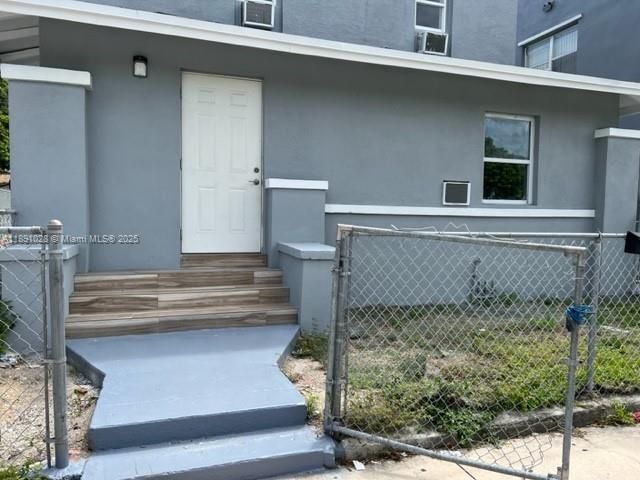 922 NW 2nd St, Unit 1, Miami, FL 33128 Photo