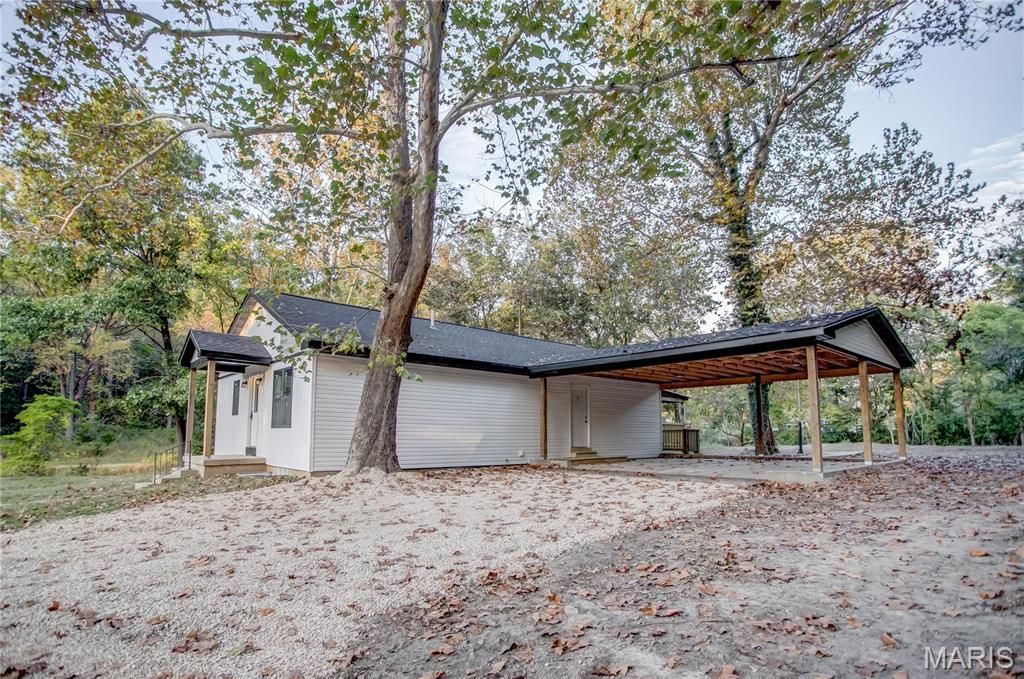 1645 Jones Hollow Road, Hamburg, IL 62045 Main Photo