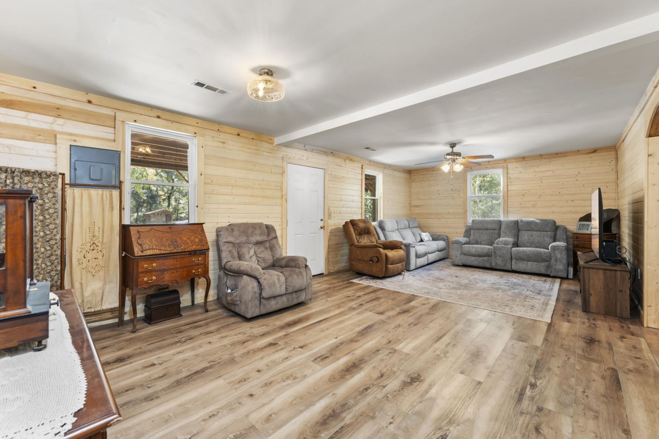 1239 Holly Ridge Lane Photo 13