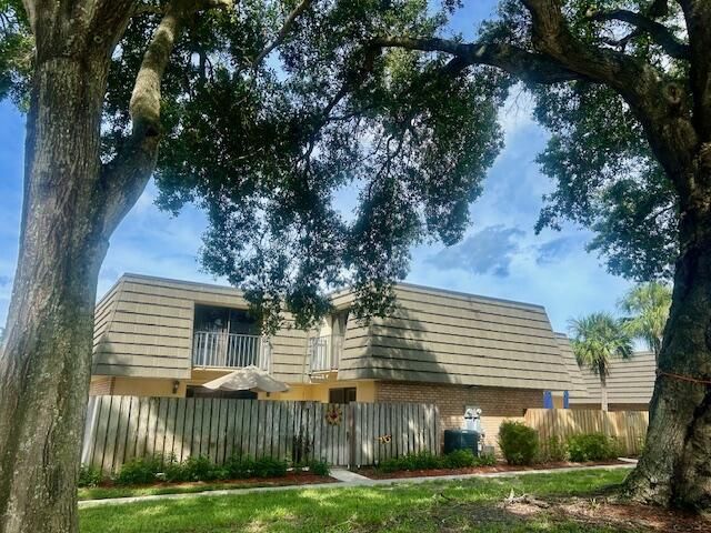 325 3rd Way, West Palm Beach, FL 33407 Photo