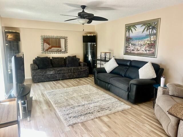 325 3rd Way, West Palm Beach, FL 33407 Photo