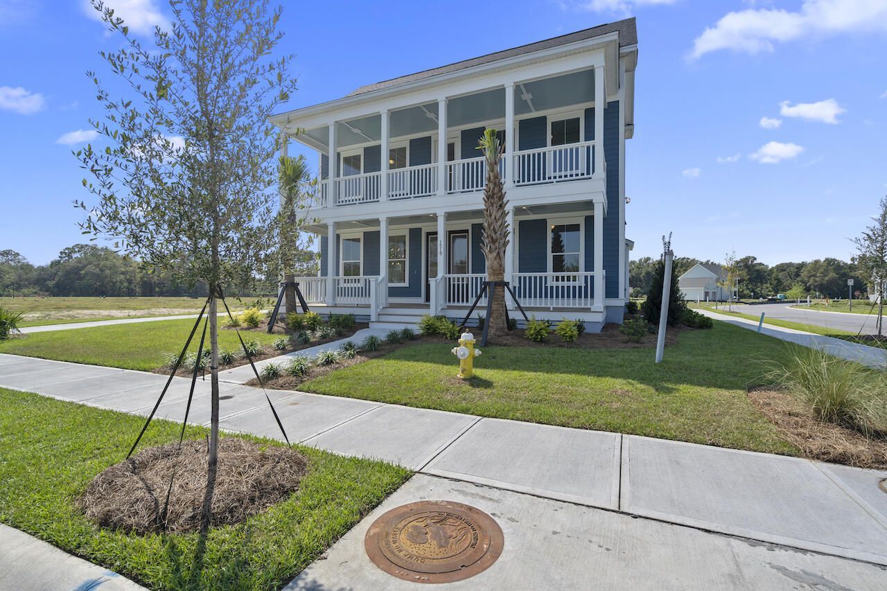 2031 Riverbend Drive Photo 2