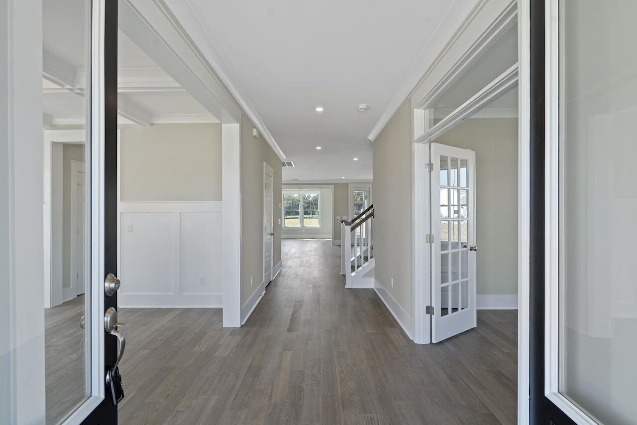 2031 Riverbend Drive Photo 5