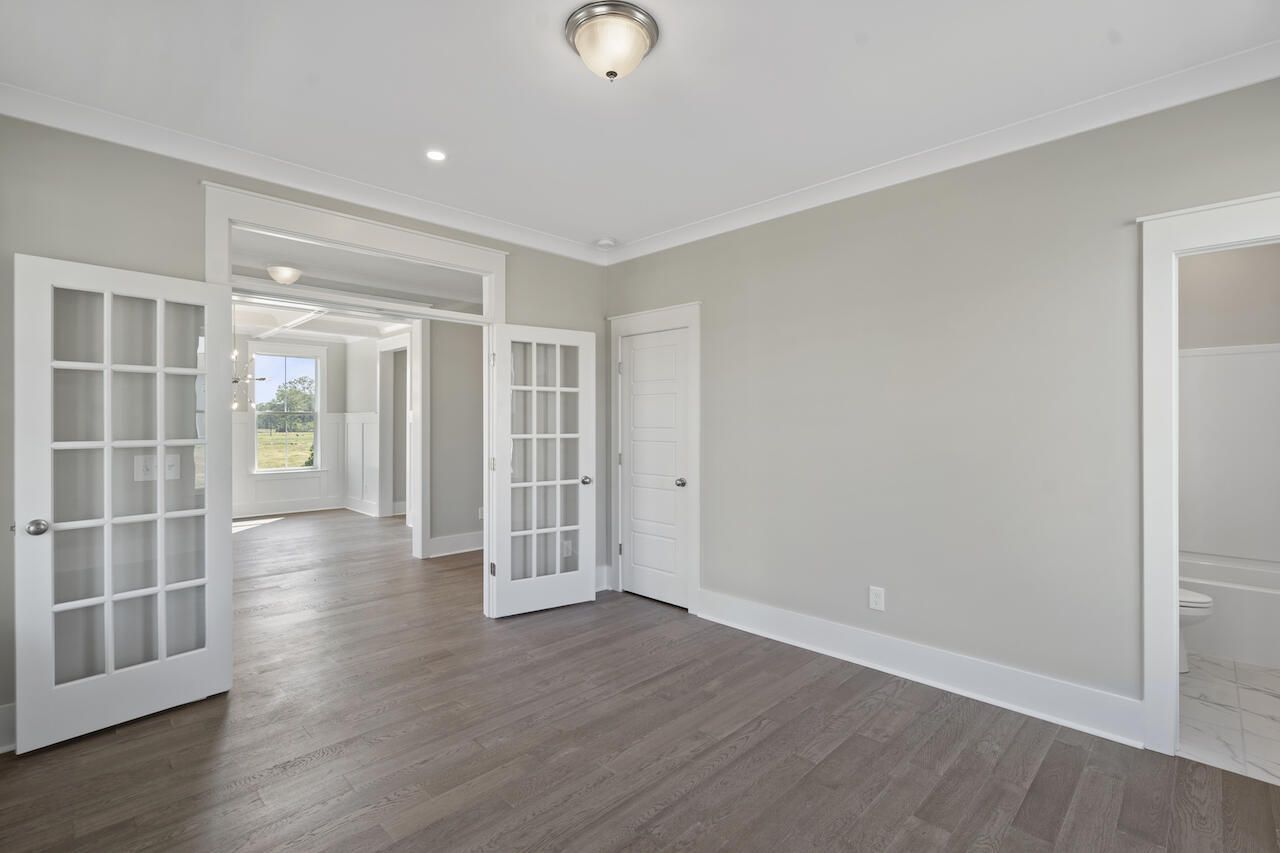 2031 Riverbend Drive Photo 8