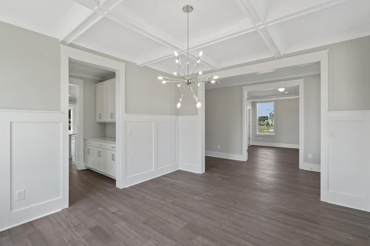 2031 Riverbend Drive Photo 9