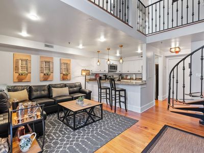 377 King Street, Unit 203, Charleston, SC 29401