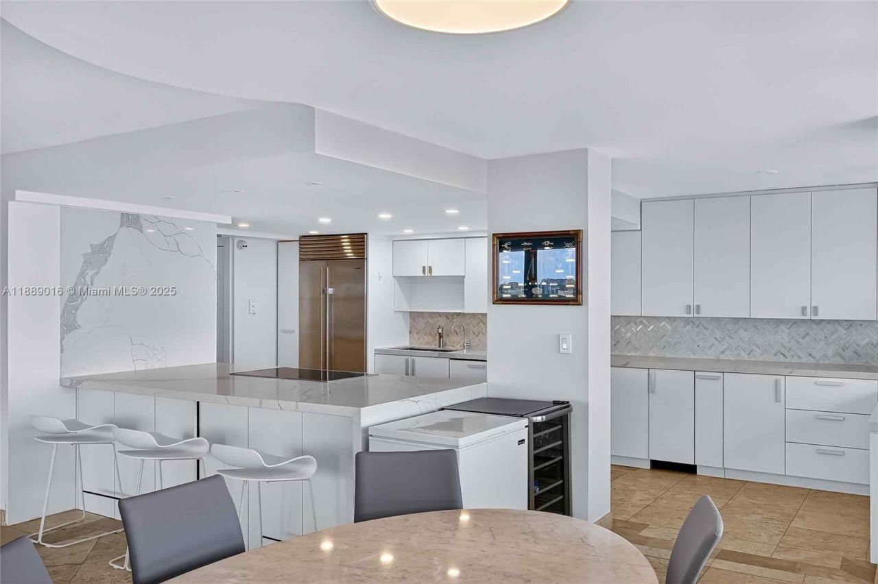 3 Grove Isle Dr, Unit C1802, Coconut Grove, FL 33133 Photo